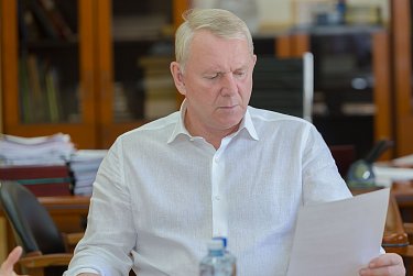 За чиновниками будет следить «Посейдон»